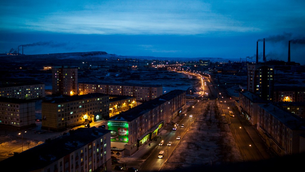 Norilsk à la nuit tombée-001