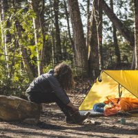 Camping minimaliste paysage