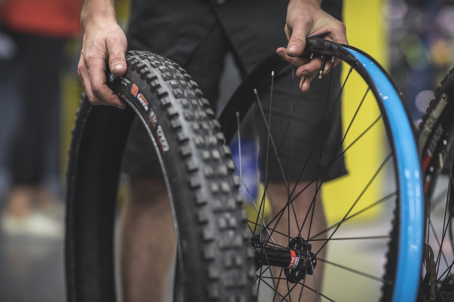Pneu Tubeless vélo : Monter ou réparer une roue sans stress !